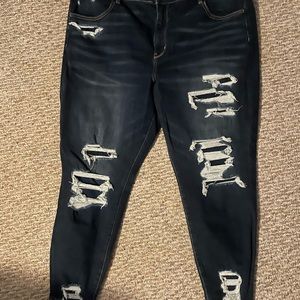 American Eagle Distressed Ladies Jeans